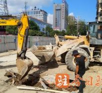 欧美爆操喷水在线观看高温下的坚守｜道路建设者用汗水铺就畅通路